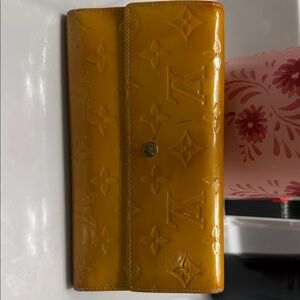 Authentic Louis Vuitton Sarah Vernis Patent Wallet
